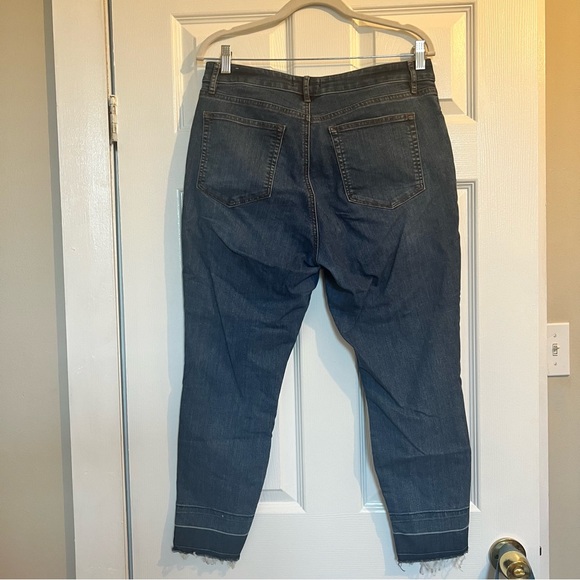 LOFT Curvy Skinny Jeans raw hem 12 petite - Picture 2 of 5